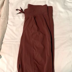 Lululemon Dance Studio Mid Rise Jogger - size 6